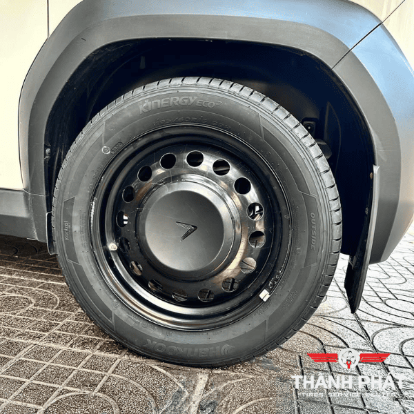 Lốp Hankook Kinergy Eco2 K435 195/60R16 giúp giảm tiêu hao nhiên liệu và vận hành êm ái trong đô thị.