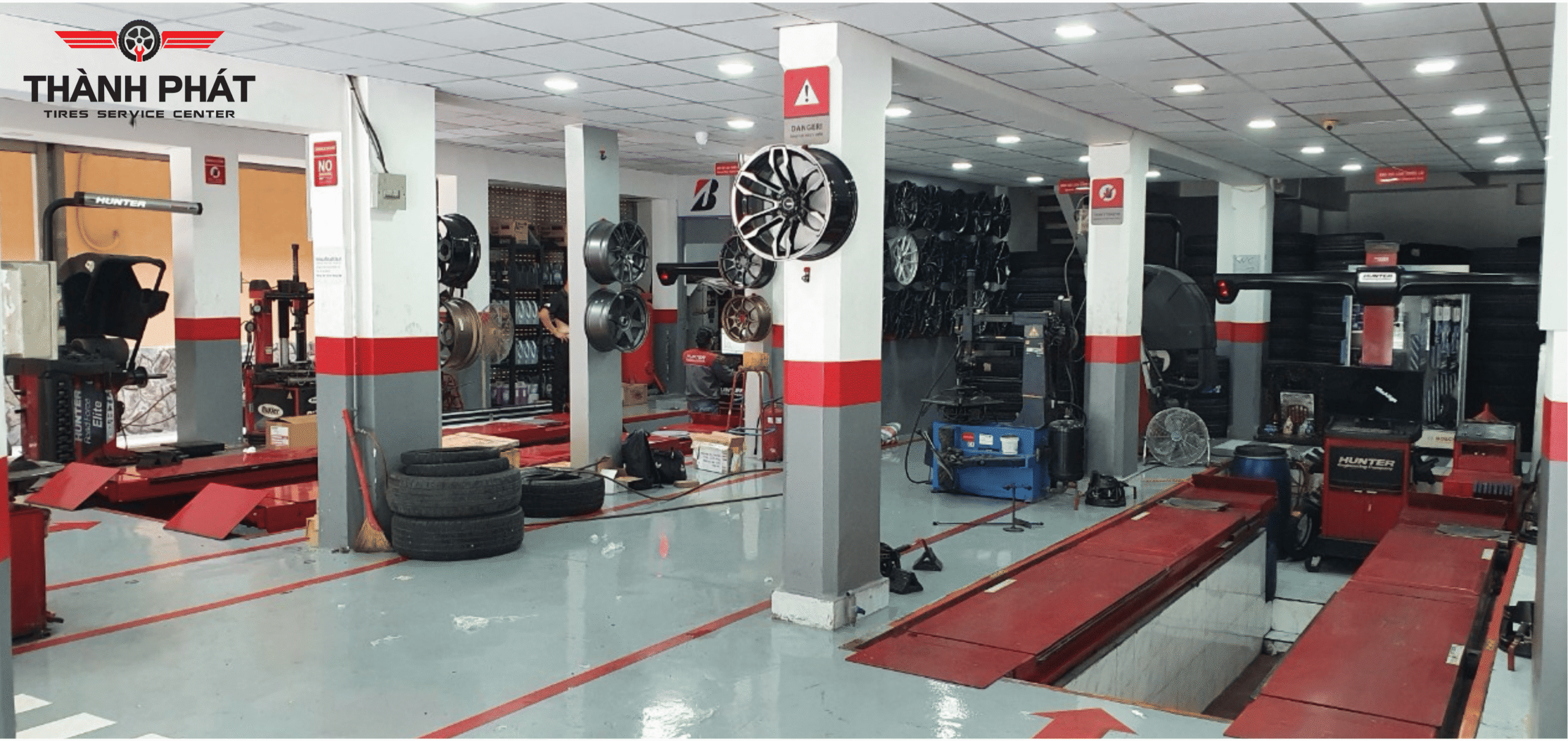 Xe ô tô cân chỉnh thước lái bằng máy Hunter